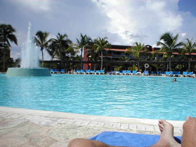 Hotel - pool fountain